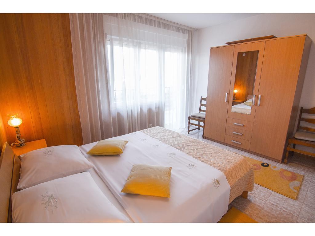 Apartment Miranda Slatine Pokoj fotografie