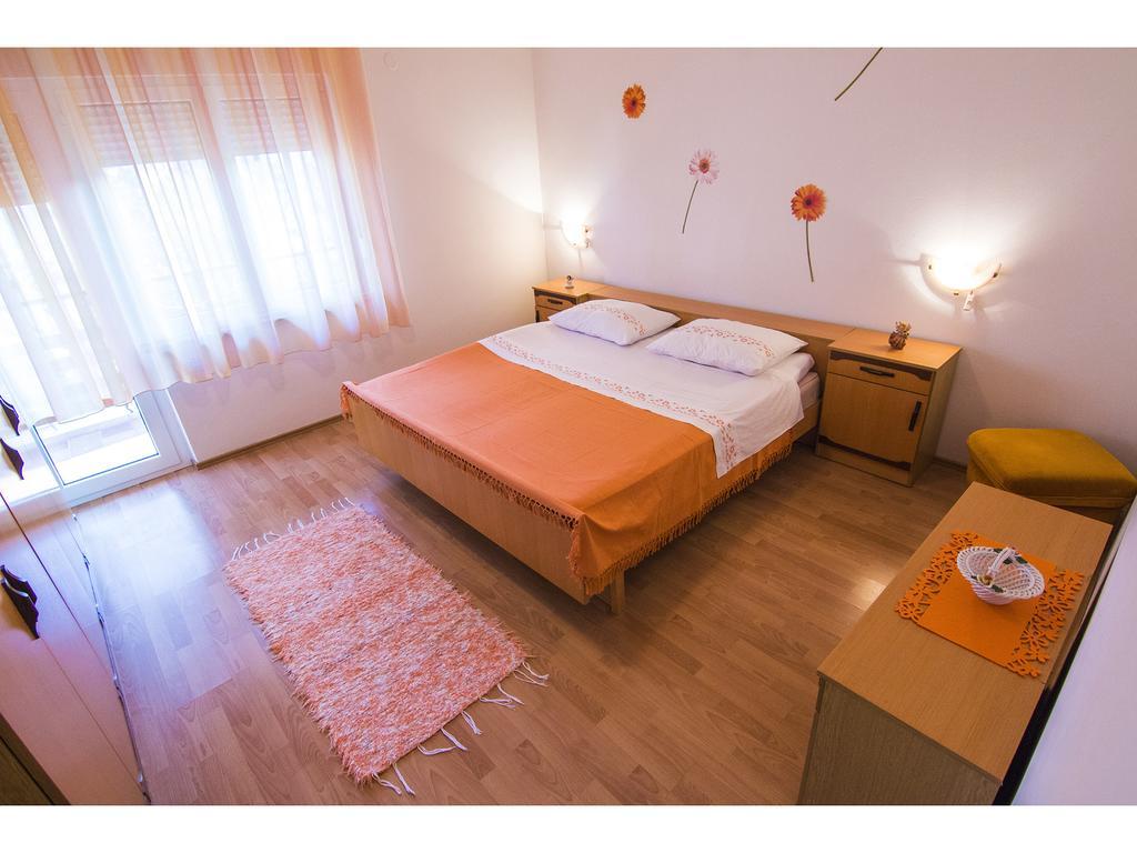 Apartment Miranda Slatine Pokoj fotografie